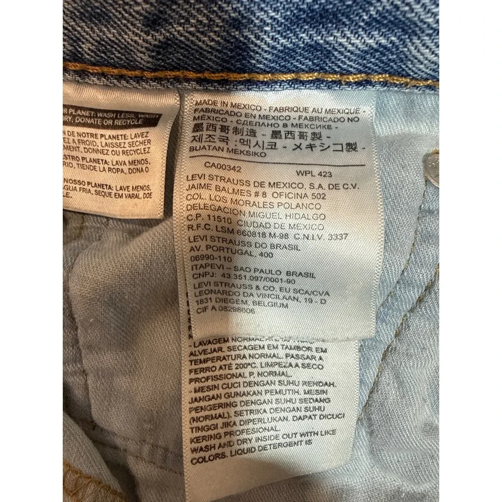 Levis 505 Regular Fit Jeans Mens 33x34 Light Wash Distressed Straight Leg 00505